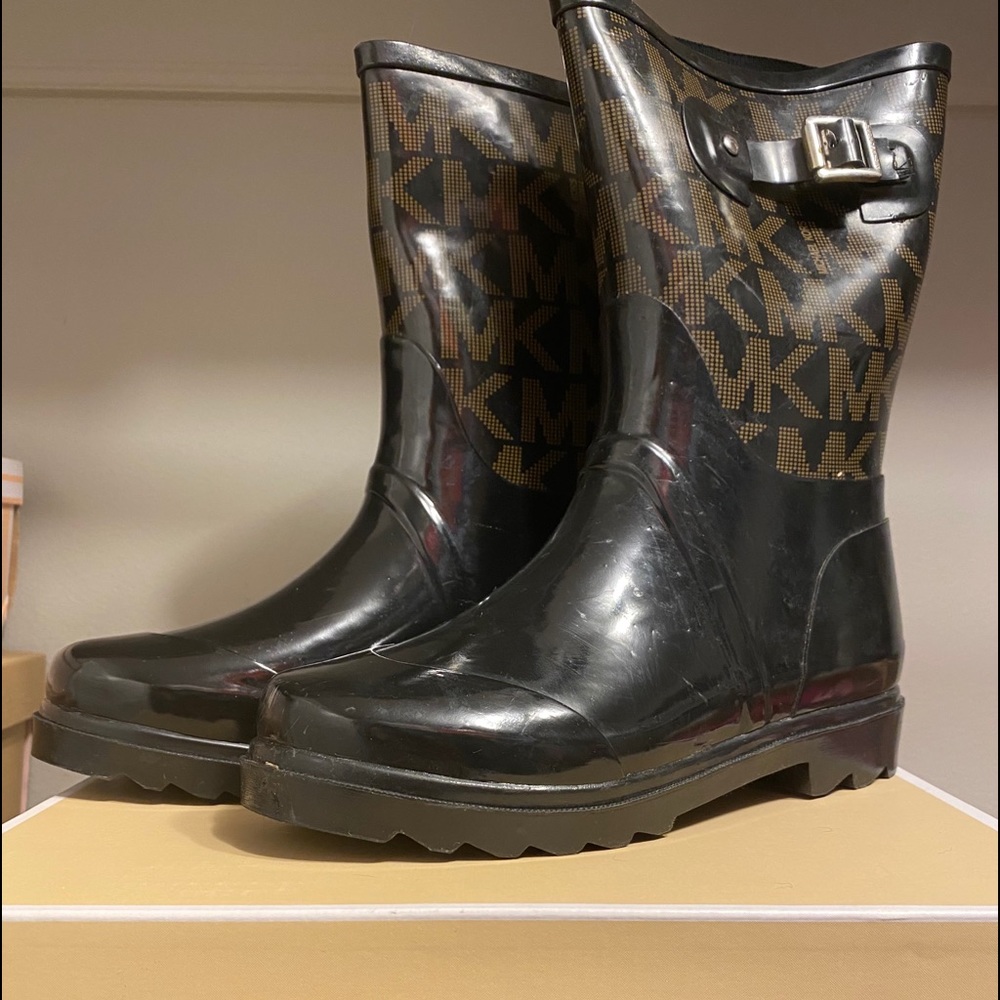 Rain boots